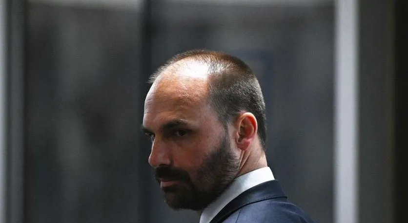 STF condenou o ex-Deputado Federal Eduardo Bolsonaro.